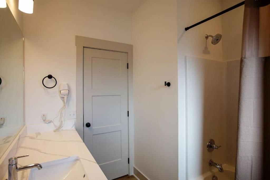 파나마 시티 Coral Reef - Brand New Build, Pet Friendly, Private Pool! Sleeps 9! 빌라 외부 사진