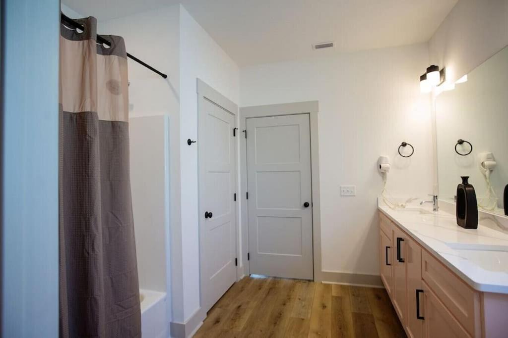 파나마 시티 Coral Reef - Brand New Build, Pet Friendly, Private Pool! Sleeps 9! 빌라 외부 사진